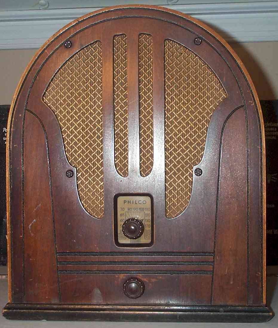 1935 Philco Model 84 Cathedral (Late Version)